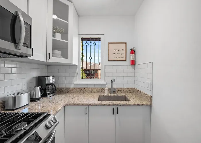 Shadyside, Pittsburgh, Modern And Cozy 1 Bedroom Unit3 With Free Parking Apartment Pittsburgh