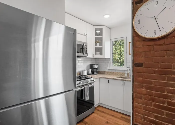 Shadyside, Pittsburgh, Modern And Cozy 1 Bedroom Unit3 With Free Parking Apartment